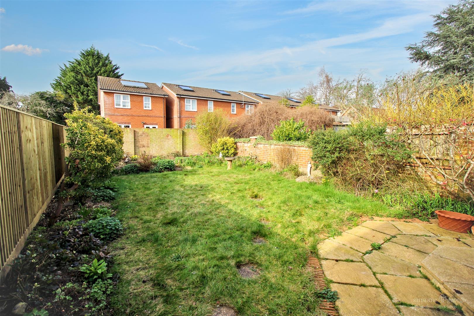 Walnut Way, Tilehurst, Reading